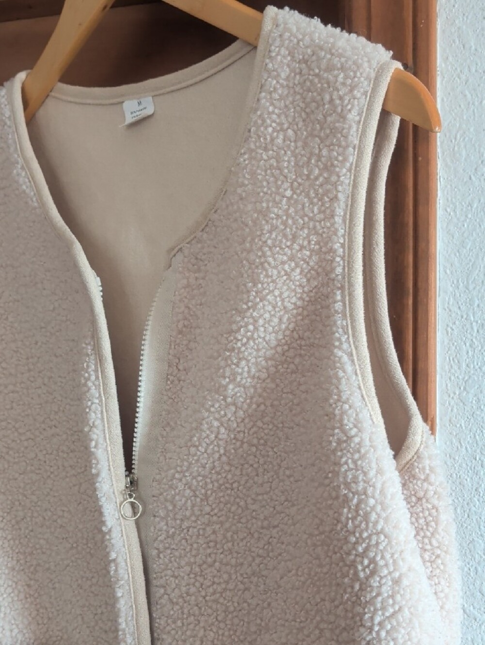 Women’s Cream Sherpa Zip Vest - Picture 4 of 5